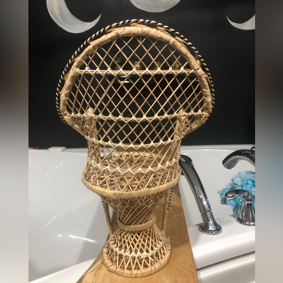 Mini wicker peacock chair - Picture 3 of 8